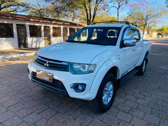 MITSUBISHI L200 TRITON 3.2 HPE 4X4 CD 16V TURBO INTERCOOLER DIESEL 4P AUTOMÁTICO